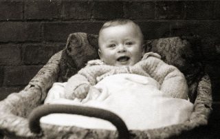 Peter im Kinderwagen