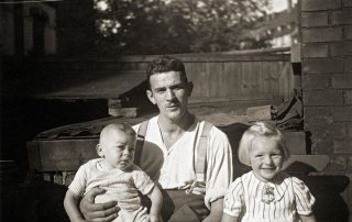 Peter mit Vater und Schwester